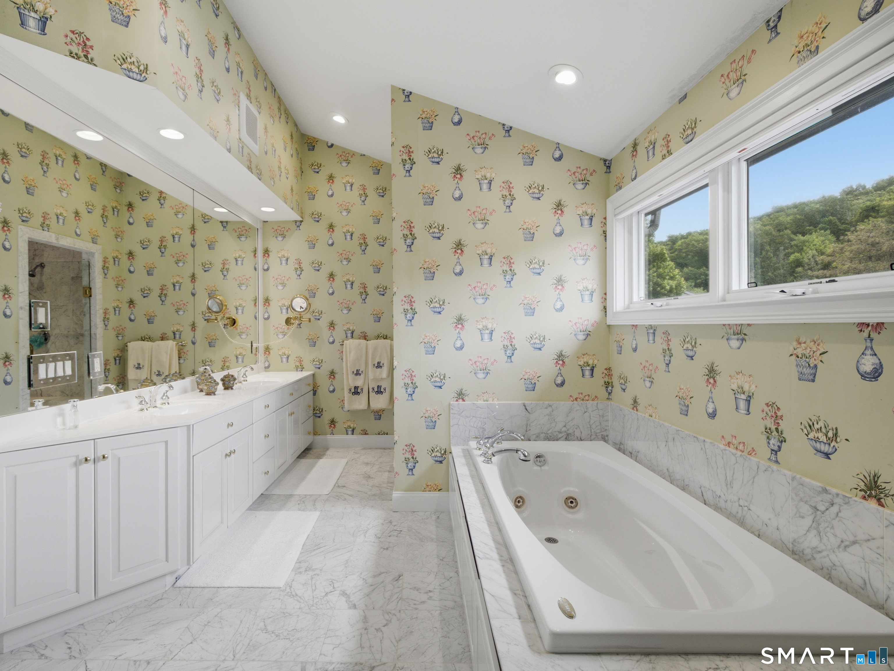 2 Shirecrest, Unit 2 Avon, CT 06001 - Photo 22 of 39