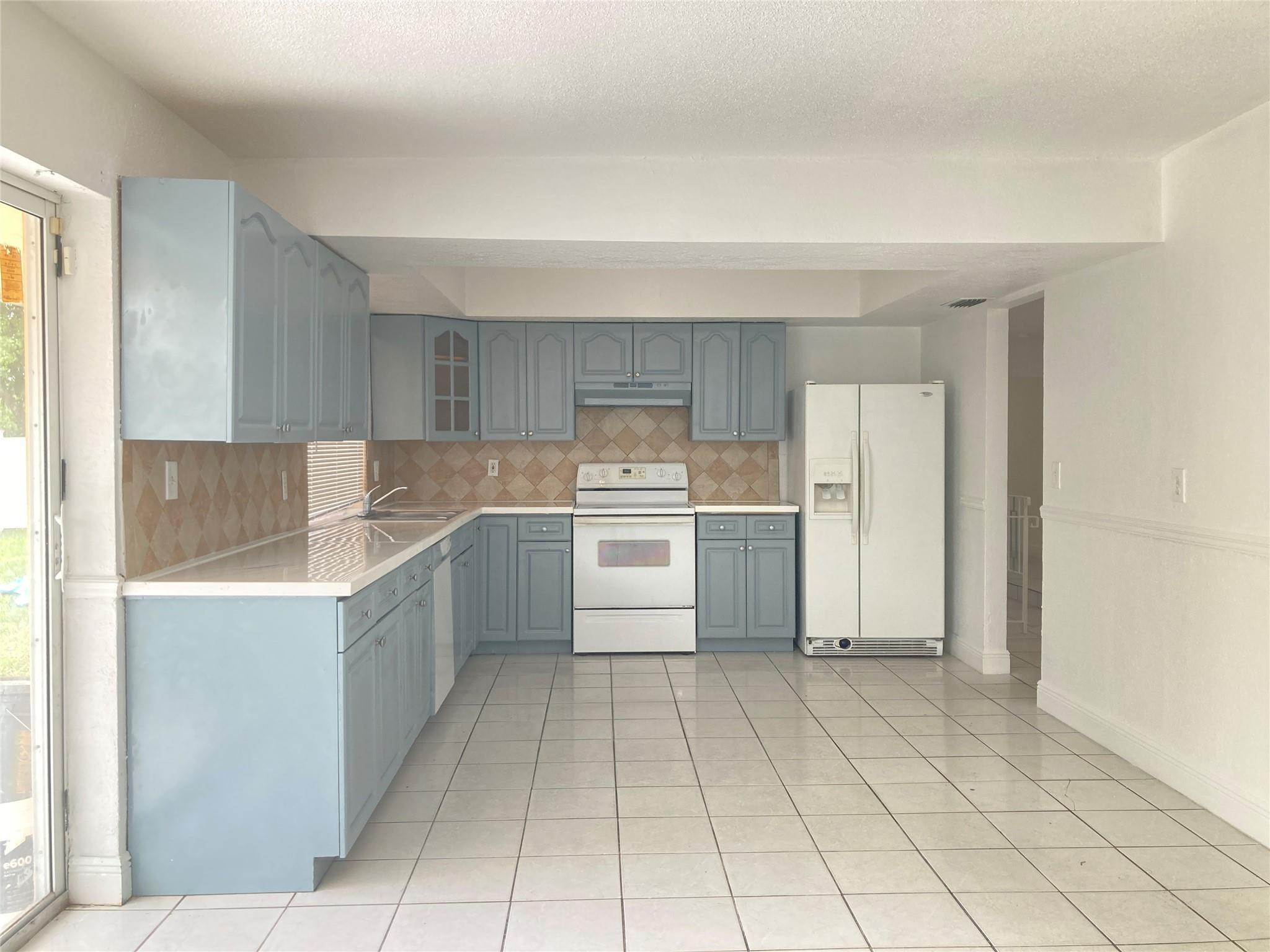 6230 Southwest 4th Place Margate, FL 33068 - Photo 7 of 25 Photo 7