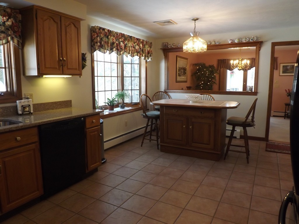 10 Hycrest Road Charlton, MA 01507 - Photo 4 of 30 Gallery Image 4