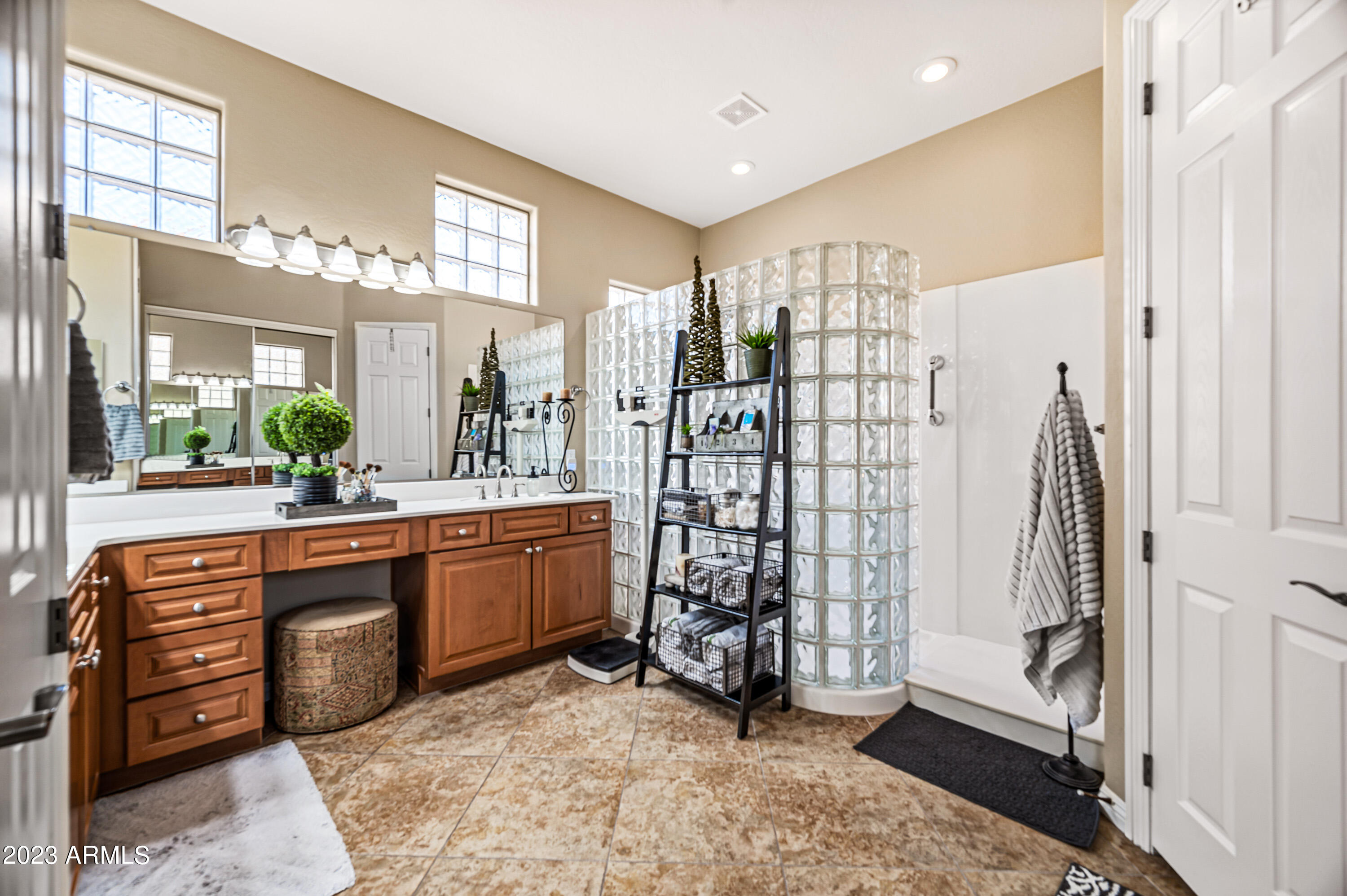 702 East Hopkins Road Gilbert, AZ 85295 - Photo 42 of 78 70-ocupix-702EHR