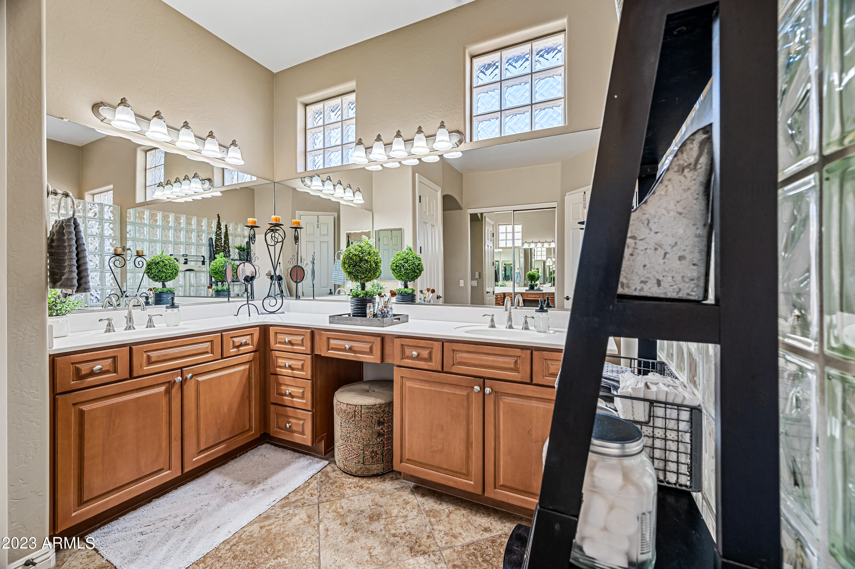 702 East Hopkins Road Gilbert, AZ 85295 - Photo 54 of 78 71-ocupix-702EHR