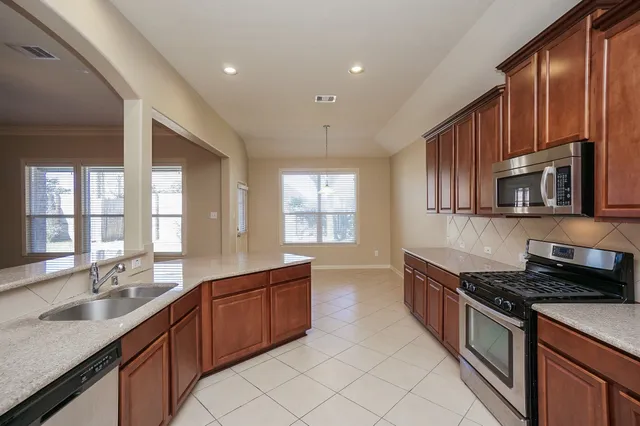 $2,950 | 24638 Wild Oak Lake Drive, Katy, TX 77494