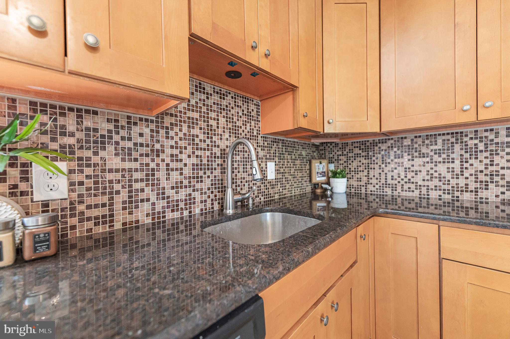 705 Shadyside Avenue Croydon, PA 19021 - Photo 8 of 38