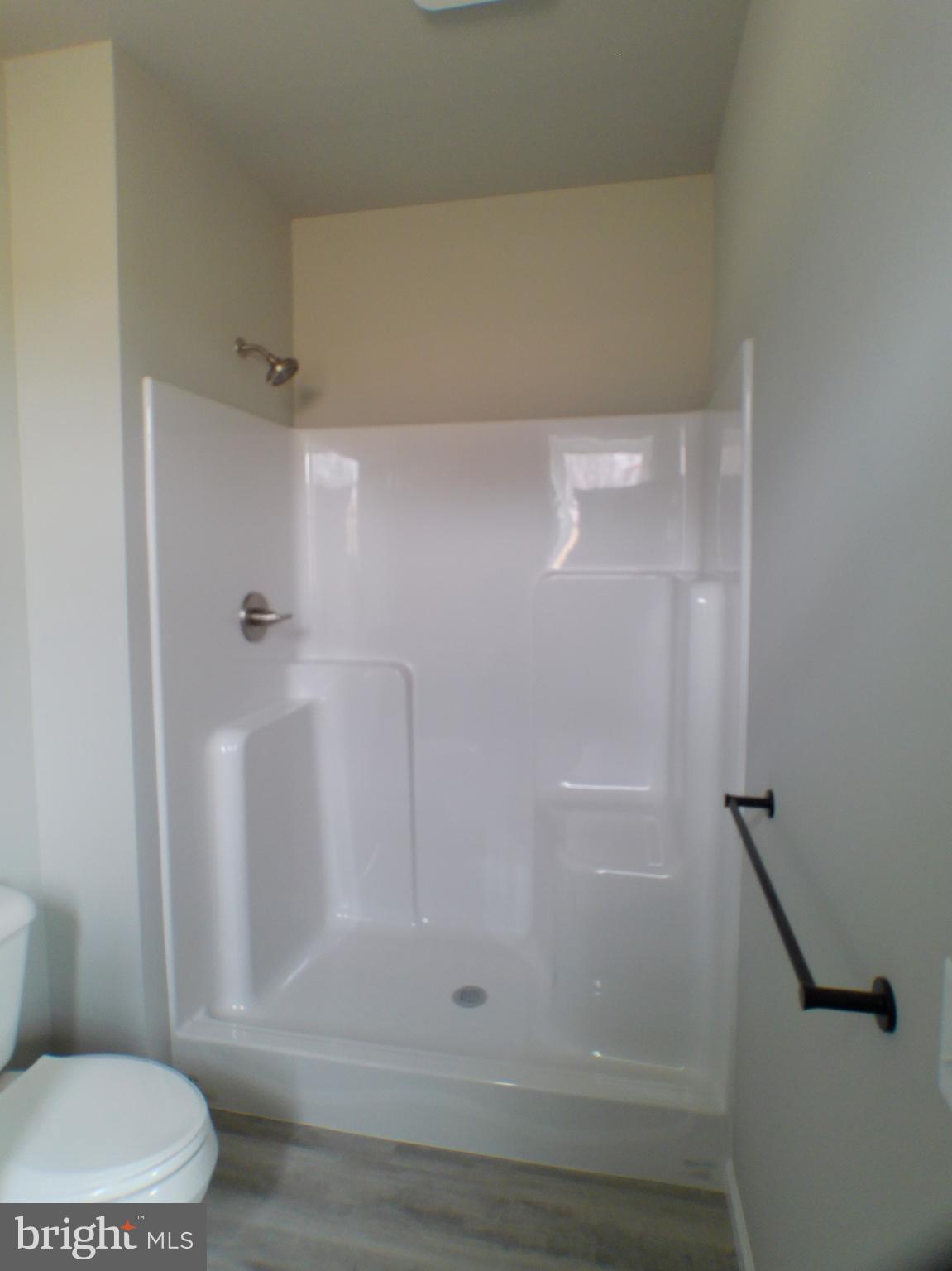 1735 Quarry Road Lebanon, PA 17046 - Photo 13 of 24 a bathroom with a shower