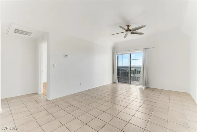 $179,900 | 3550 Bay Sands Drive, Unit 1098, Laughlin, NV 89029