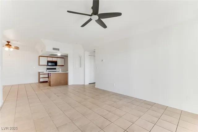 $179,900 | 3550 Bay Sands Drive, Unit 1098, Laughlin, NV 89029