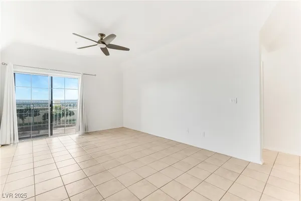 $159,900 | 3550 Bay Sands Drive, Unit 1098, Laughlin, NV 89029