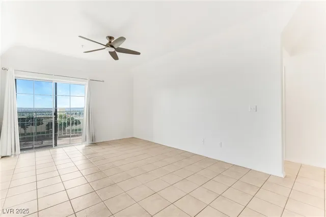 $179,900 | 3550 Bay Sands Drive, Unit 1098, Laughlin, NV 89029