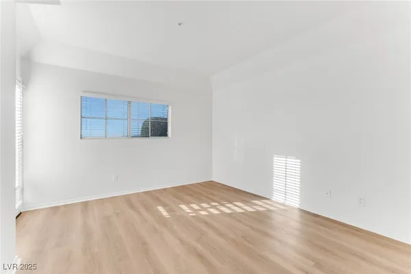 $159,900 | 3550 Bay Sands Drive, Unit 1098, Laughlin, NV 89029