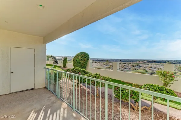 $159,900 | 3550 Bay Sands Drive, Unit 1098, Laughlin, NV 89029