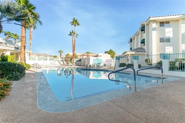 $159,900 | 3550 Bay Sands Drive, Unit 1098, Laughlin, NV 89029