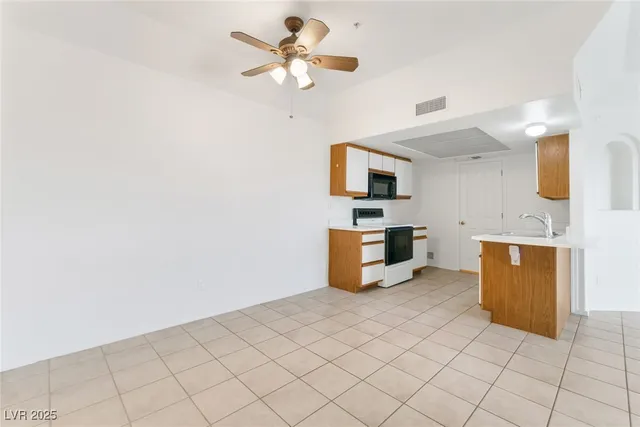 $179,900 | 3550 Bay Sands Drive, Unit 1098, Laughlin, NV 89029