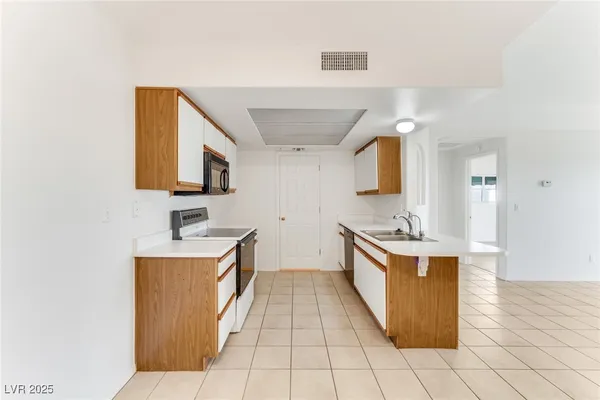 $159,900 | 3550 Bay Sands Drive, Unit 1098, Laughlin, NV 89029