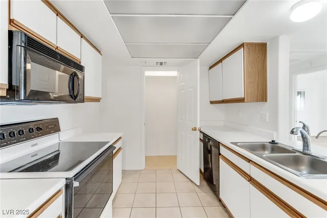 $179,900 | 3550 Bay Sands Drive, Unit 1098, Laughlin, NV 89029