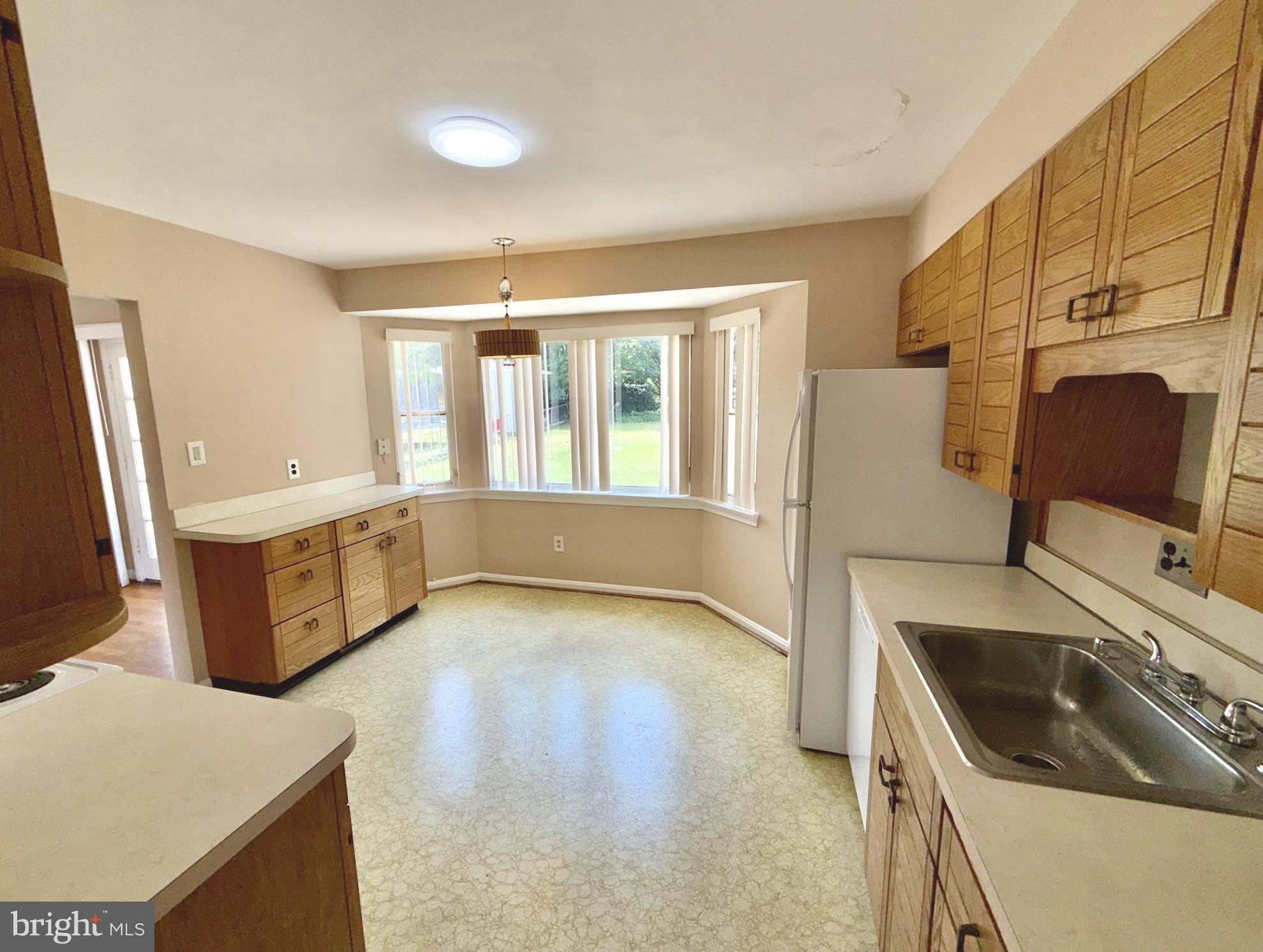 7104 Adelphi Road Hyattsville, MD 20782 - Photo 9 of 35 Kitchen 3/3