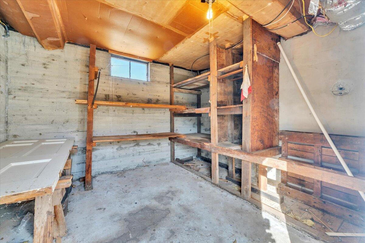 3452 Courtland Road Northwest Roanoke, VA 24012 - Photo 38 of 54 38-MIB09818