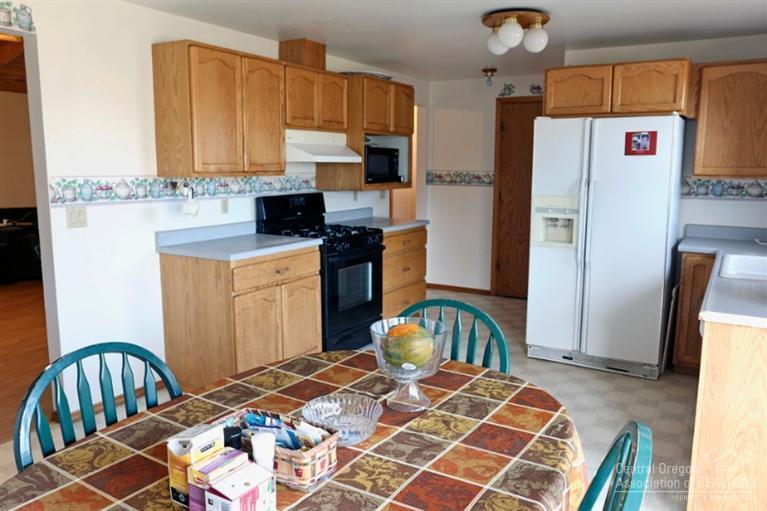24780 Dodds Road Bend, OR 97701 - Photo 3 of 23 Additional Photo