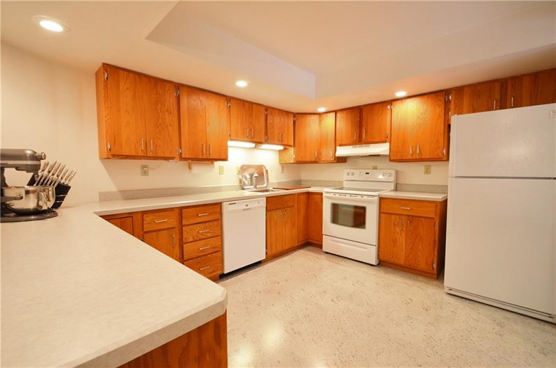 213 Hillendale Road Pittsburgh, PA 15237 - Photo 6 of 24
