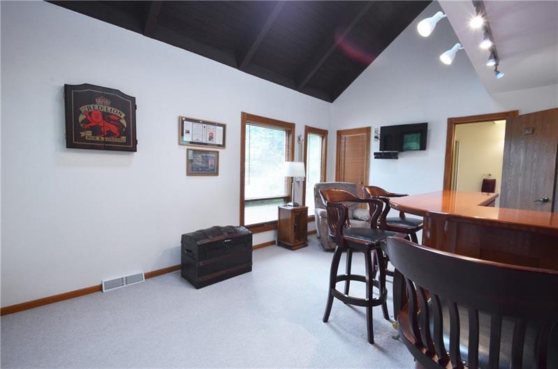 213 Hillendale Road Pittsburgh, PA 15237 - Photo 9 of 24