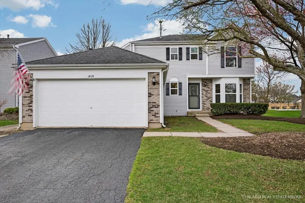 $399,999 | 1439 Blue Heron Drive, Crystal Lake, IL 60014