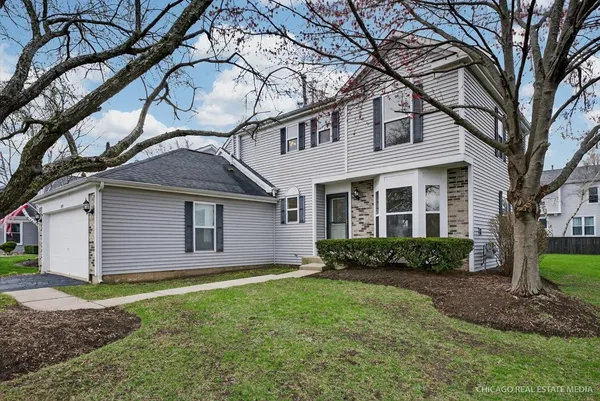 $399,999 | 1439 Blue Heron Drive, Crystal Lake, IL 60014