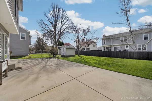 $399,999 | 1439 Blue Heron Drive, Crystal Lake, IL 60014