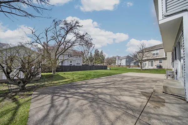 $399,999 | 1439 Blue Heron Drive, Crystal Lake, IL 60014