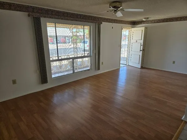 $1,575 | 15457 North Ridgeview Road, Sun City, AZ 85351