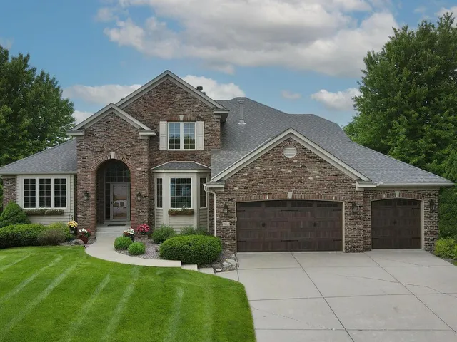 $899,999 | 3152 Wood Duck Drive Northwest, Prior Lake, MN 55372