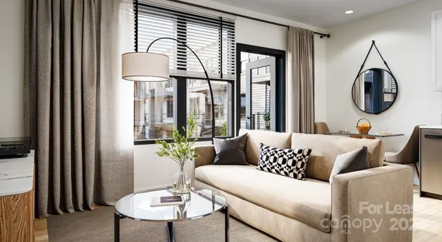 $3,576 | 255 West Bland Street, Unit B4 3, Charlotte, NC 28203