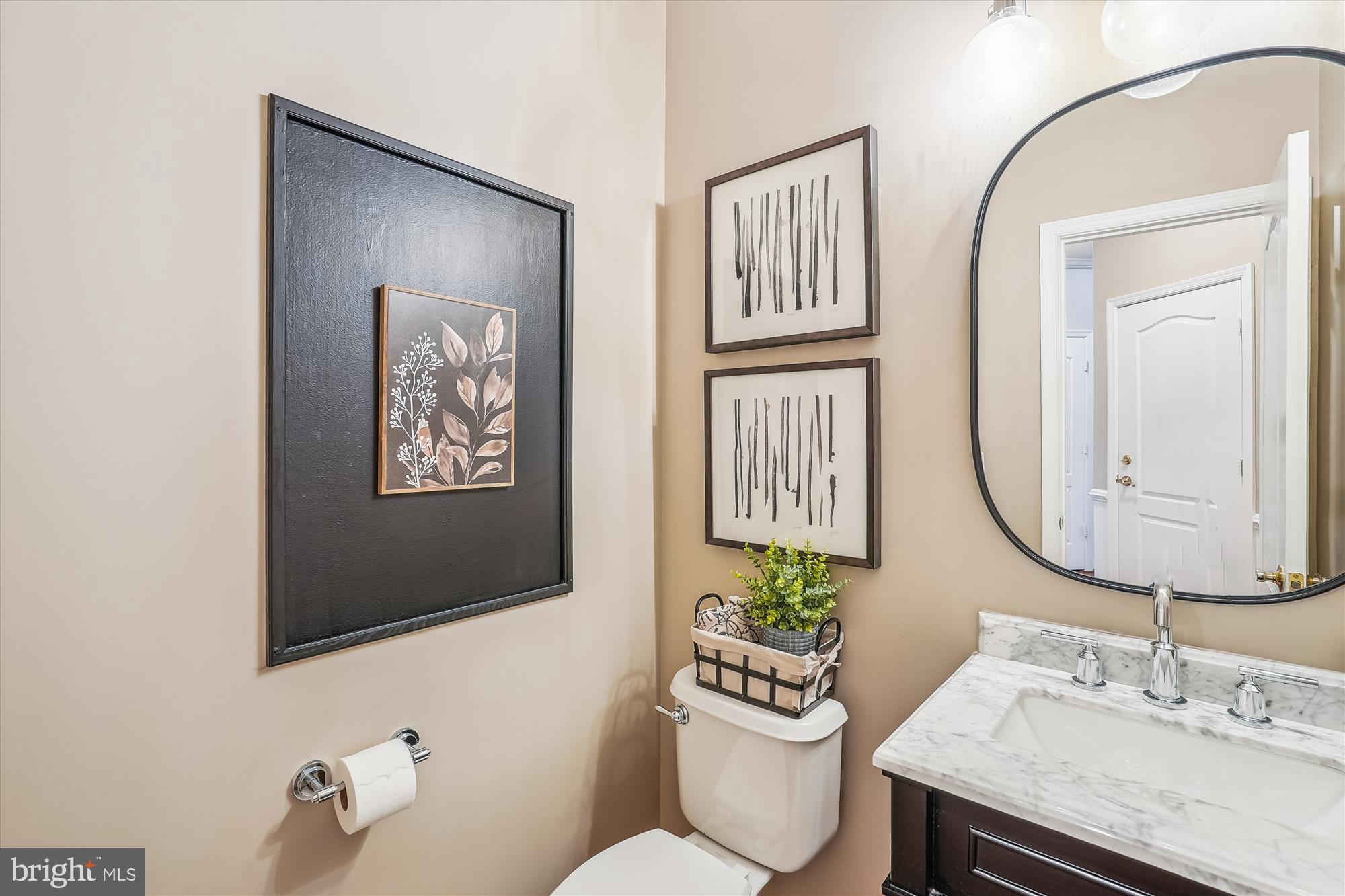 42925 Ellzey Drive Broadlands, VA 20148 - Photo 40 of 96 Powder Room