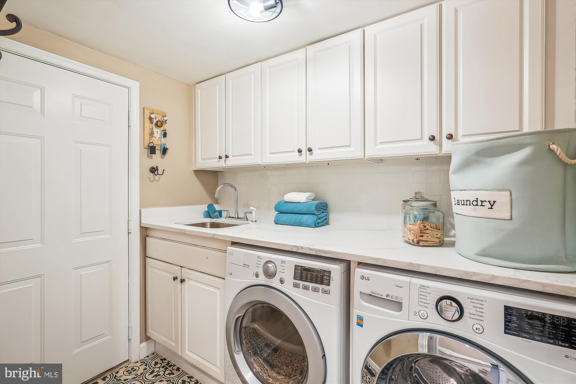 42925 Ellzey Drive Broadlands, VA 20148 - Photo 41 of 96 Laundry