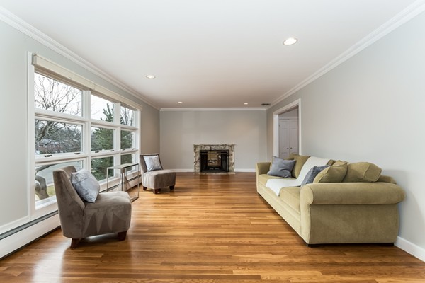 86 Deborah Road Newton, MA 02459 - Photo 4 of 23 Gallery Image 4