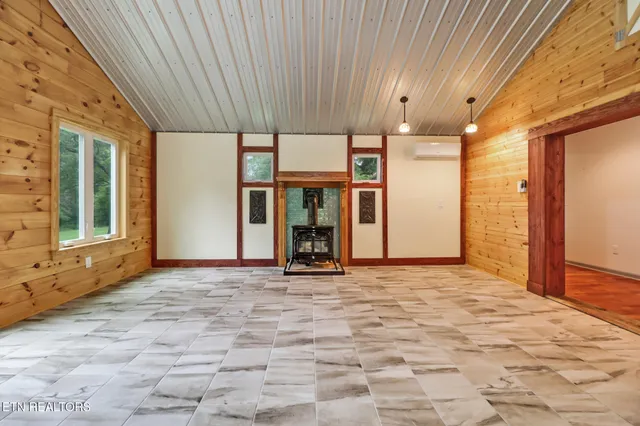 $360,000 | 642 Pigeon Ridge Road, Crossville, TN 38572