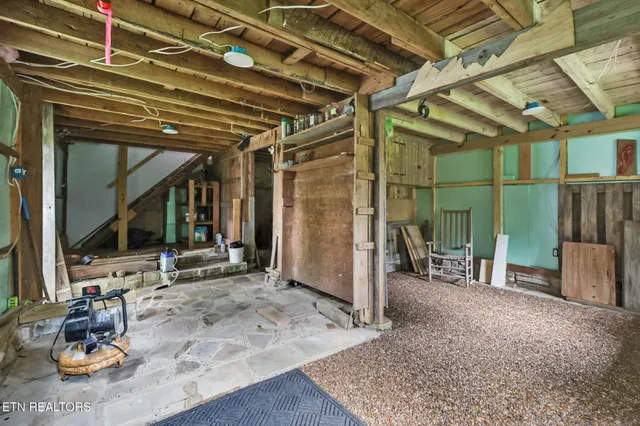 $360,000 | 642 Pigeon Ridge Road, Crossville, TN 38572