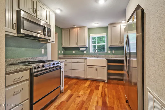 $360,000 | 642 Pigeon Ridge Road, Crossville, TN 38572