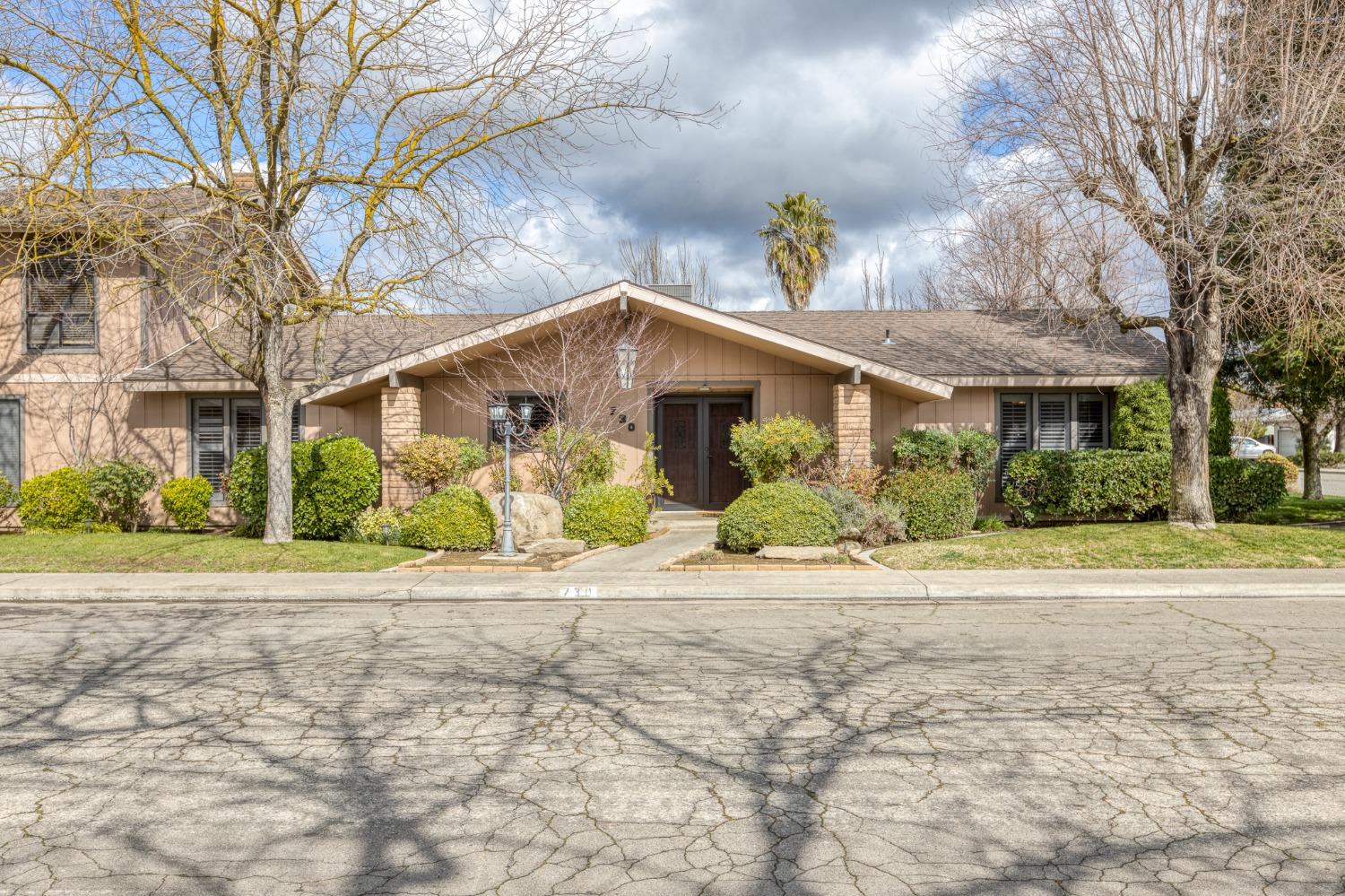 730 West Huntsman Avenue Reedley, CA 93654 - Photo 1 of 38 Gallery Image 1