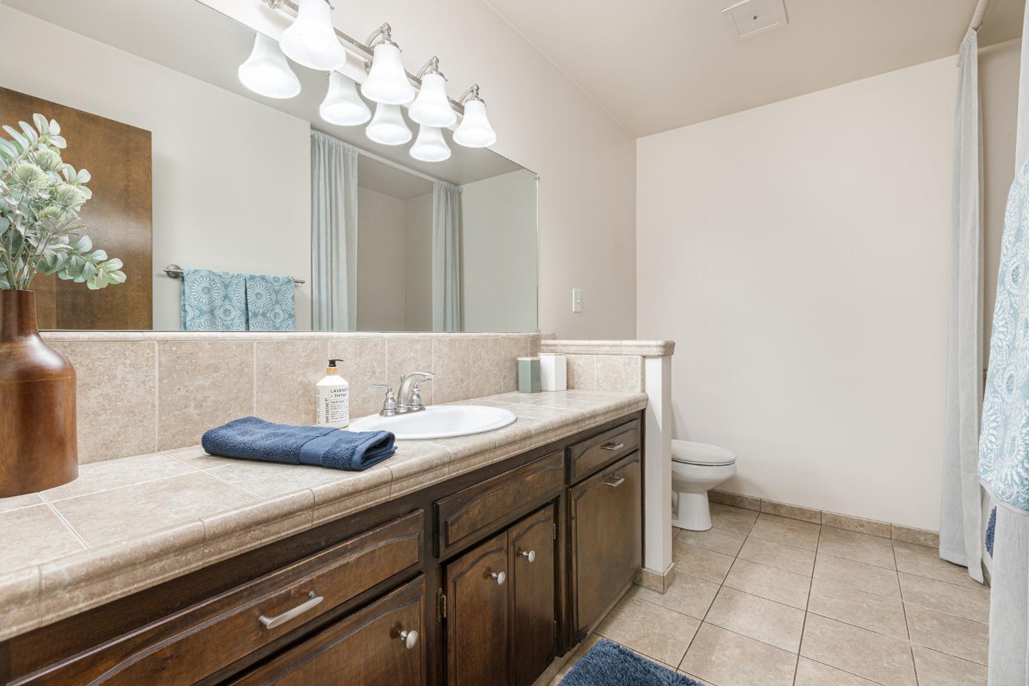730 West Huntsman Avenue Reedley, CA 93654 - Photo 23 of 38 Gallery Image 23