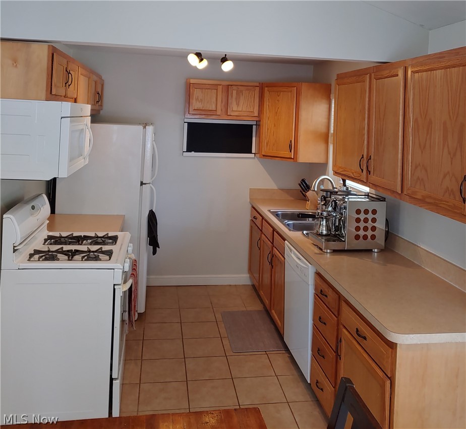 5755 Jaycox Road North Ridgeville, OH 44039 - Photo 4 of 17