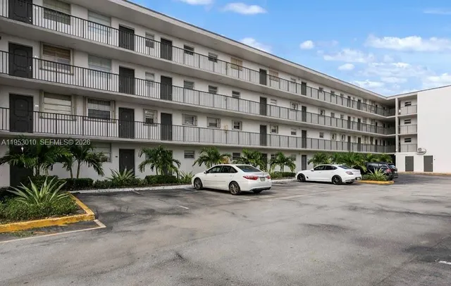 $2,000 | 14140 Southwest 84th Street, Unit 104H, Miami, FL 33183