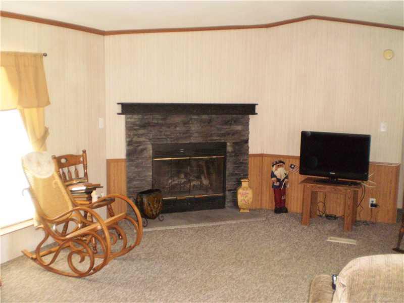 38 Joe Town Road Minot, ME 04258 - Photo 5 of 9 Living Room.