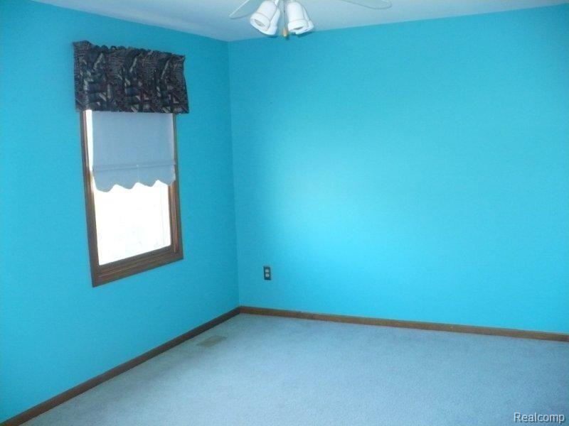5355 Inverrary Lane Commerce Township, MI 48382 - Photo 18 of 25 P1020149