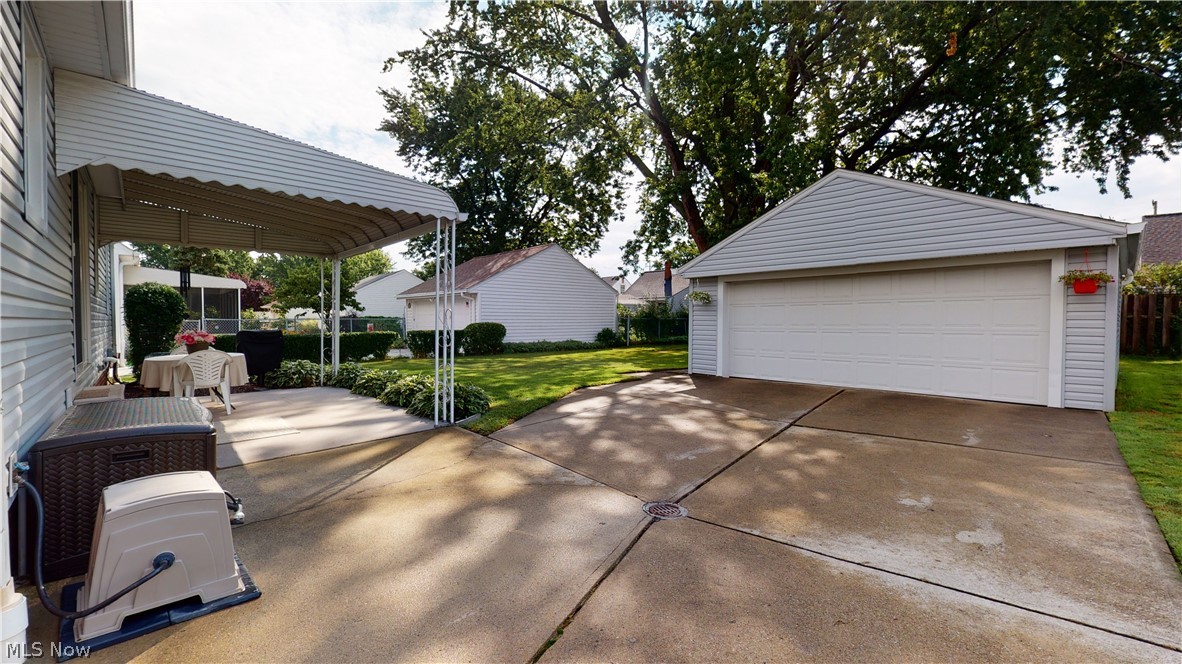 30054 Warren Road Wickliffe, OH 44092 - Photo 5 of 35 Gallery Image 5