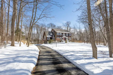 $895,000 | 17 Elm Street, Red Hook, NY 12571