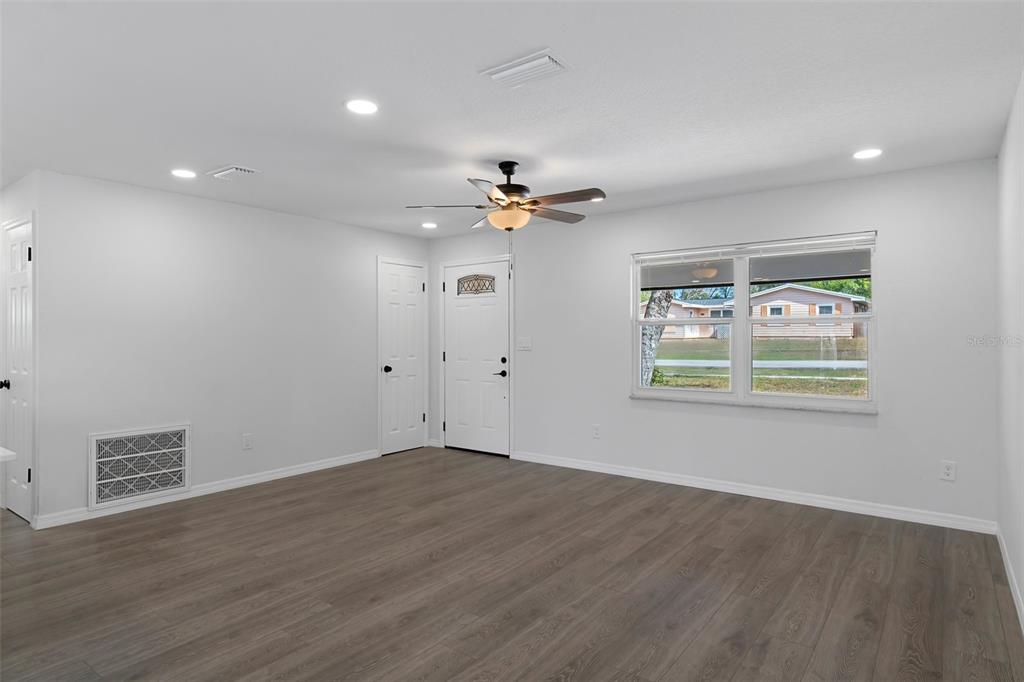 9272 Chase Street Spring Hill, FL 34606 - Photo 8 of 40 Gallery Image 8