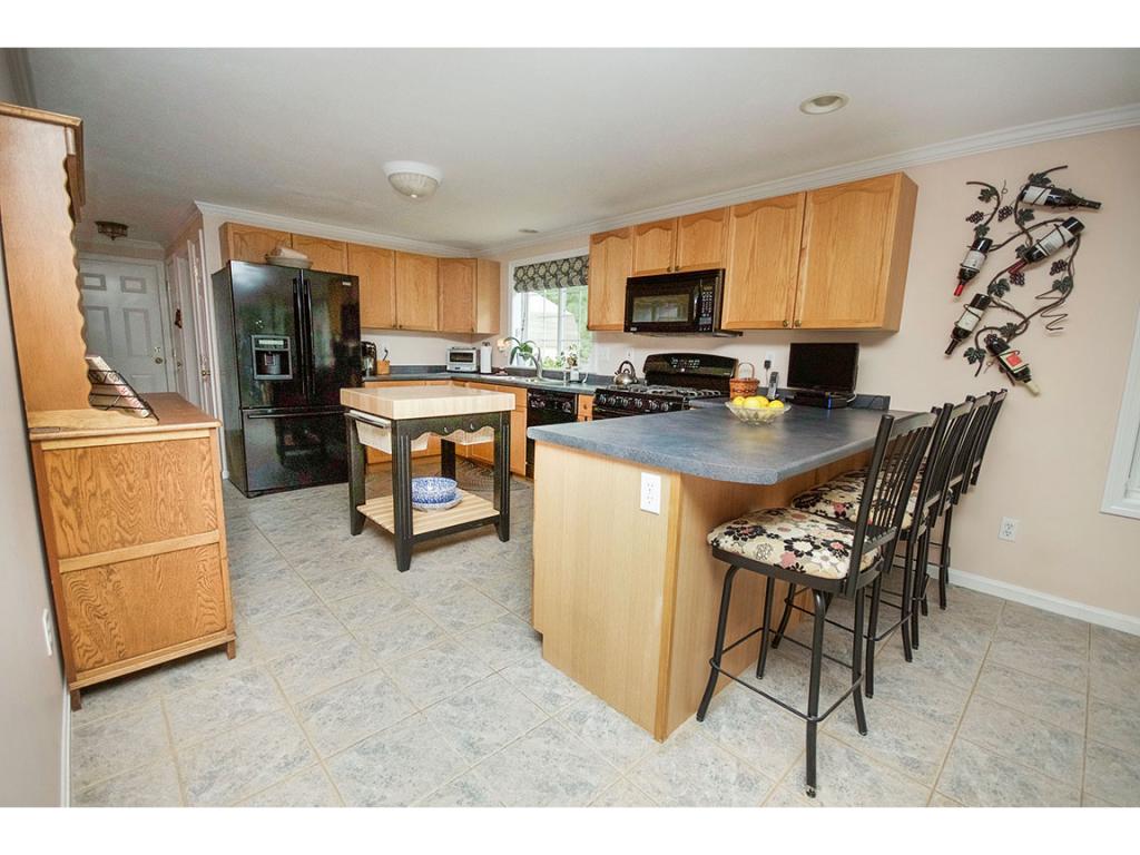 8 Saddleback Road Londonderry, NH 03053 - Photo 2 of 31 Gallery Image 2