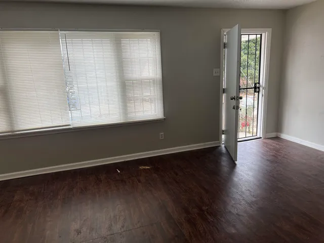 $1,425 | 318 Red Oak Street, Memphis, TN 38112