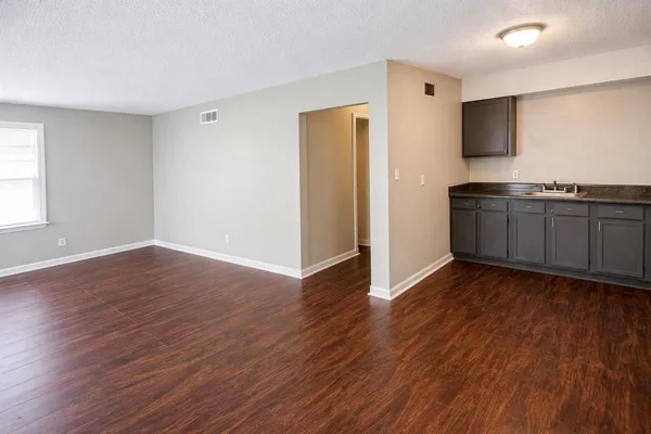 $1,350 | 318 Red Oak Street, Memphis, TN 38112