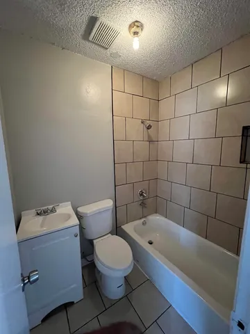 $1,425 | 318 Red Oak Street, Memphis, TN 38112