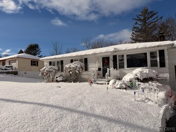 $2,200 | 904 Crawford Avenue, Syracuse, NY 13224
